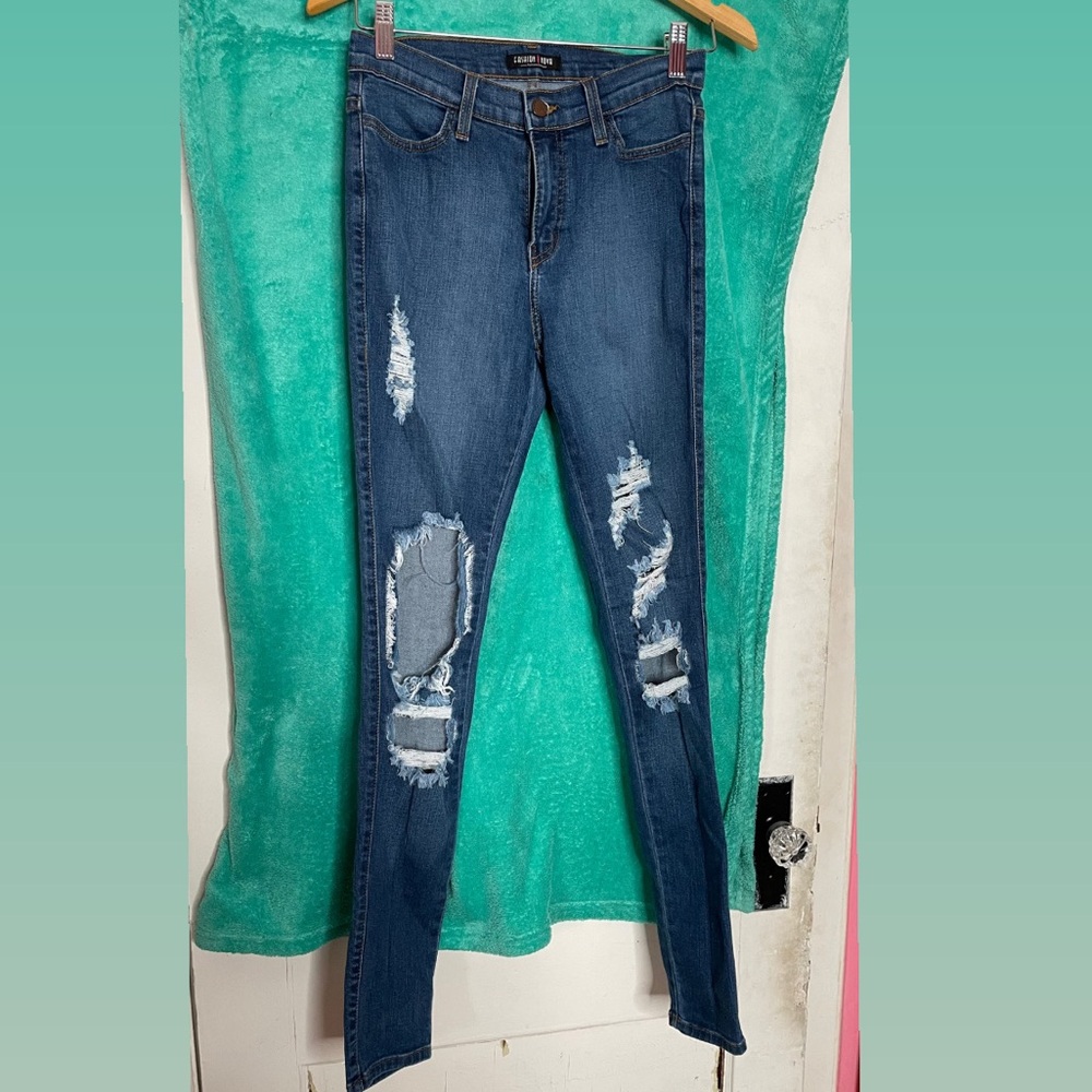 Fashion nova ripped jeans